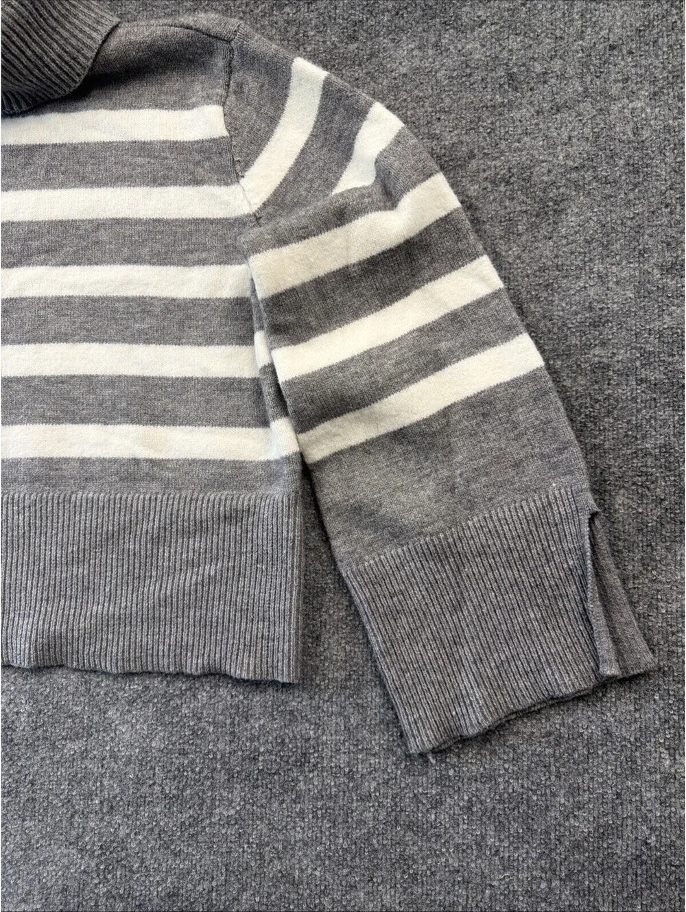 Cocoa And Shay Grey/white Striped Sweater xL